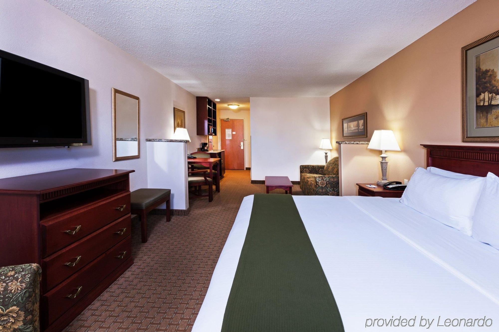 Holiday Inn Express & Suites Selma By Ihg Buitenkant foto