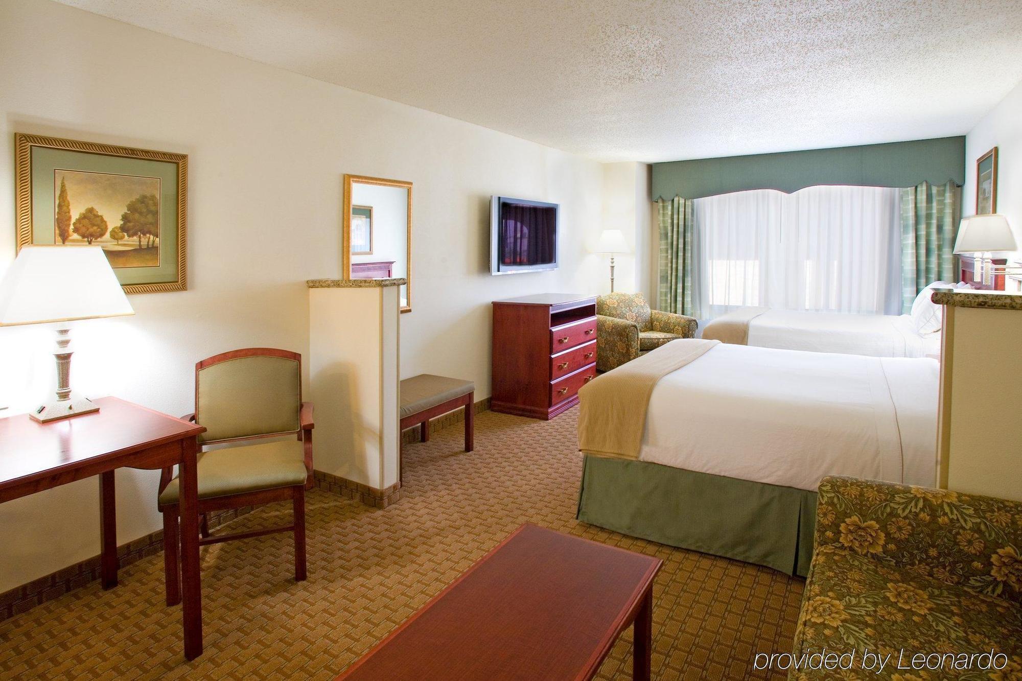 Holiday Inn Express & Suites Selma By Ihg Buitenkant foto